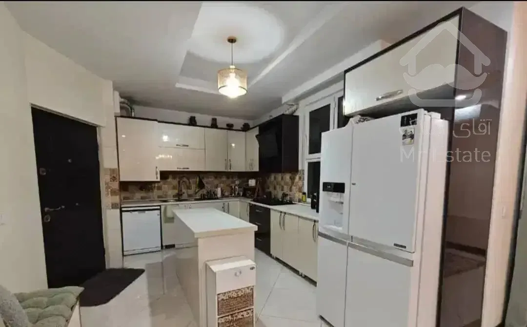 ۱۳۰ متر ۲ خواب (فردوس شرق) ۵ ساله/۴ پارکینگه