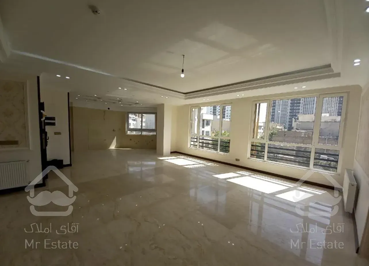 ۳طبقه/تک‌واحد/نوساز/۳خواب/پارک جوانمردان