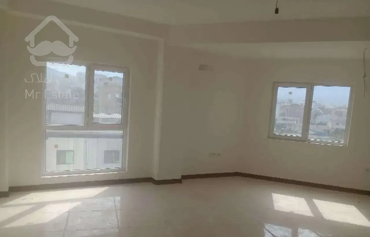 واحد 100متر نوسازکلید نخورده طبقه سوم فول وشیک