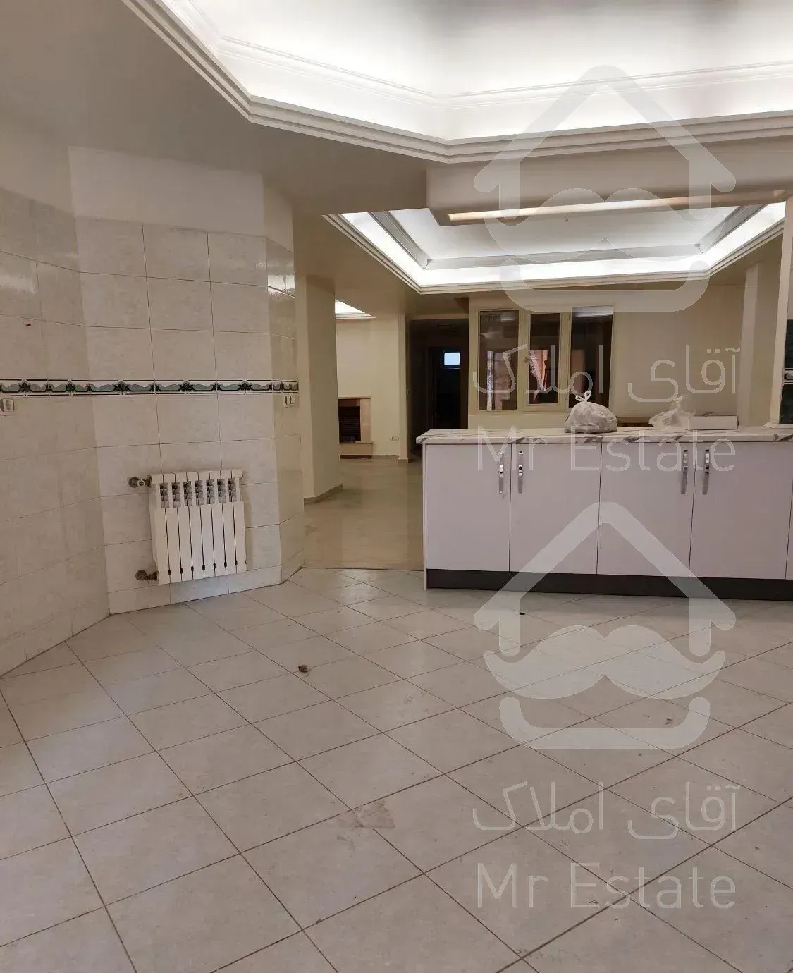 آپارتمان ۲۹۰ متر ۴ خواب تک واحدی استخردار