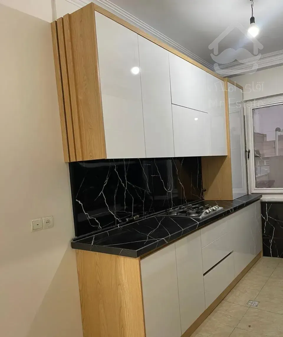 وحیدیه ۴۸متر پارکینگ غیر مزاحم ۱۰ ساله آماده تخلیه