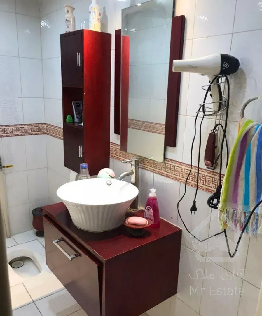 ( پاتریس لومومبا کوکب 135 متری تکواحد )