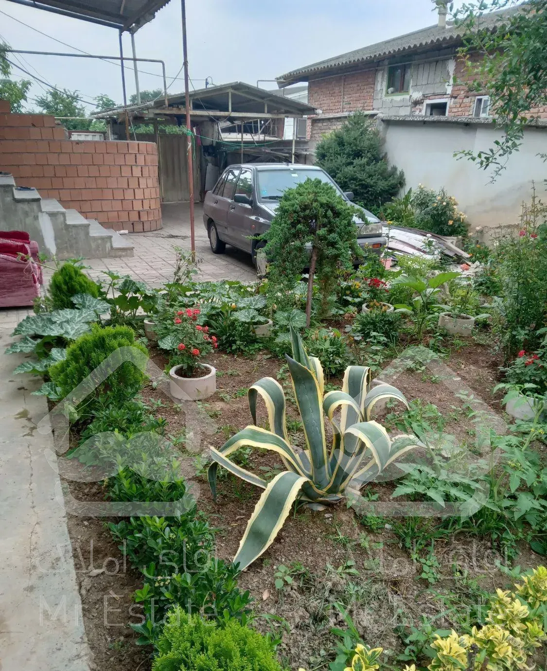 ۵کیلومتری قائمشهر دو خواب با پارکینگ