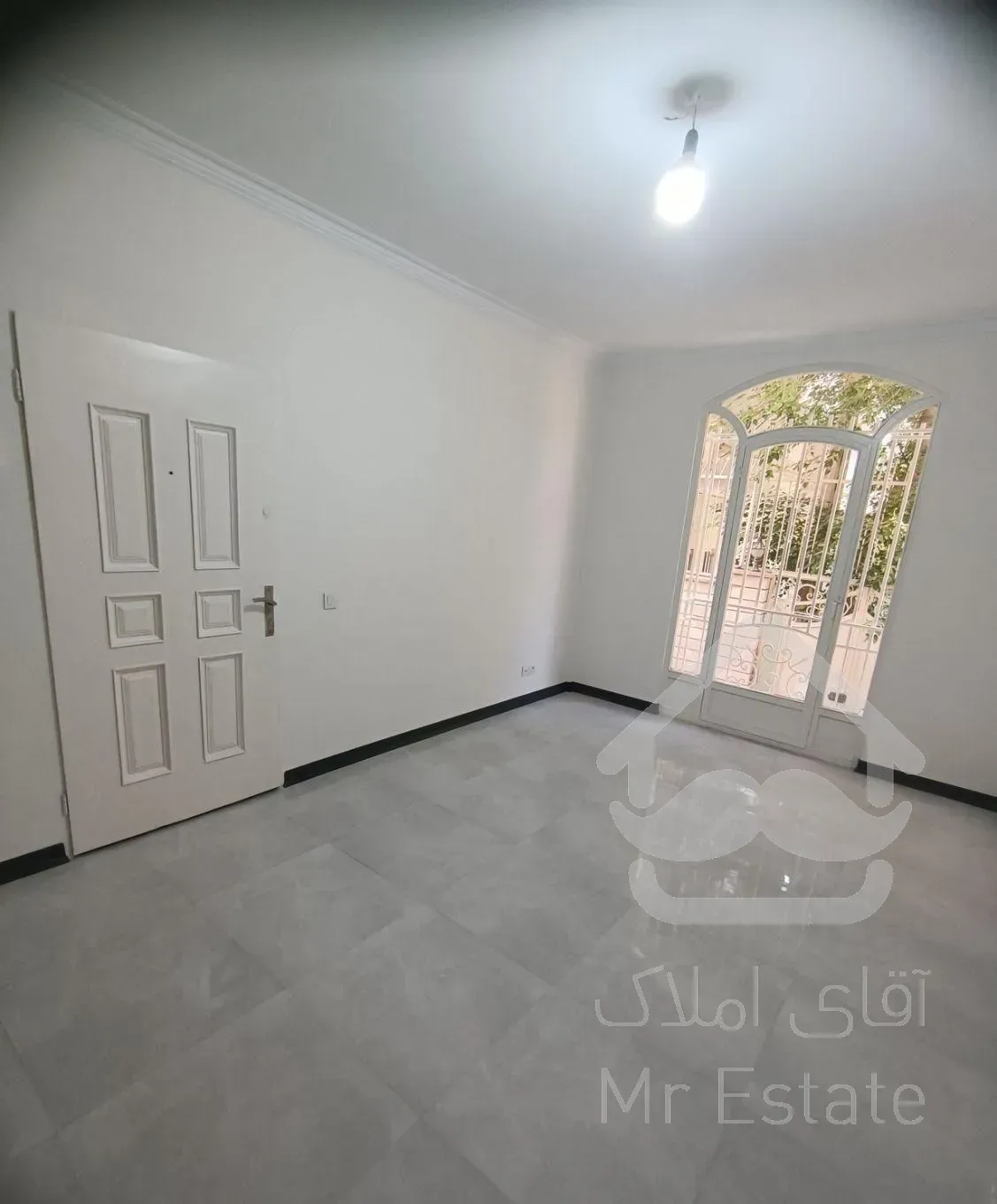 نارمک/آپارتمان ۵۰ متر/بر میدان ۸۱/تاپ لوکیشن