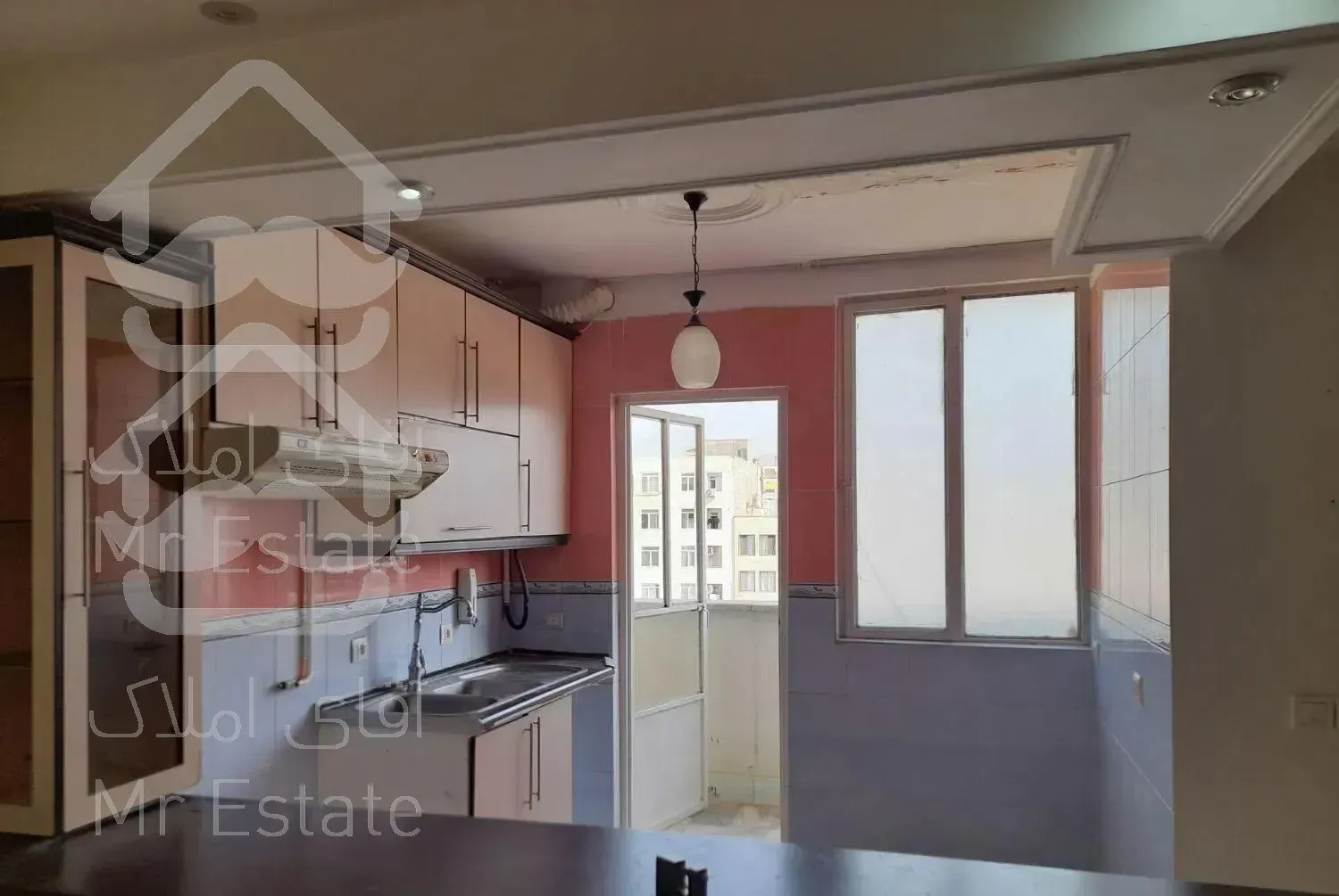 ۶۵ متر (اختر شرقی)