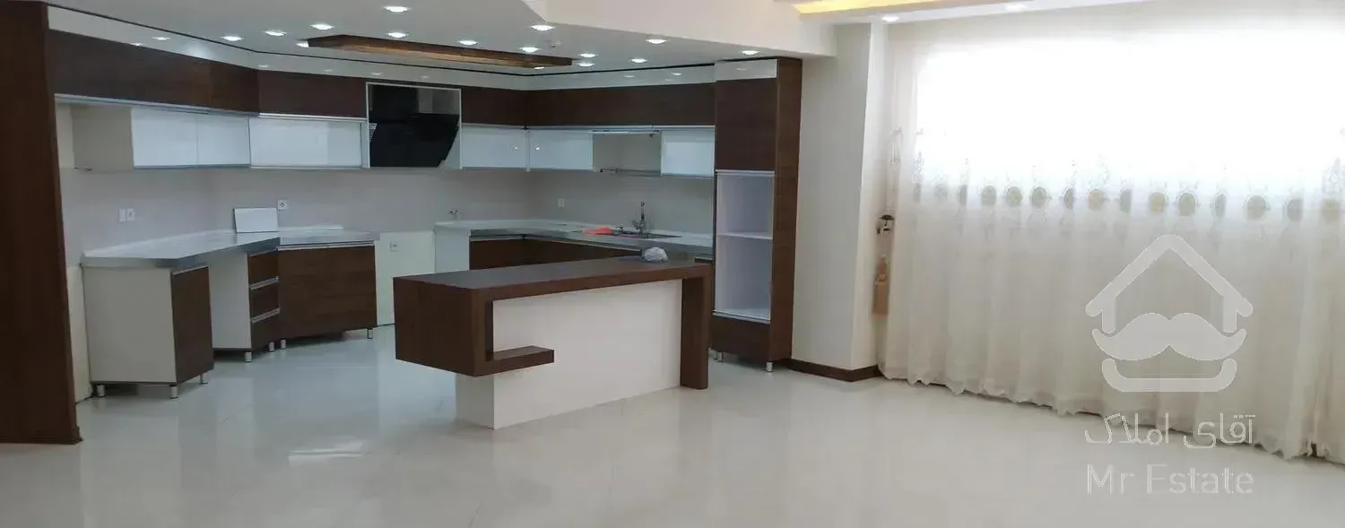 آپارتمان 153متر*سه خواب*کلید نخورده صفر*فروغی