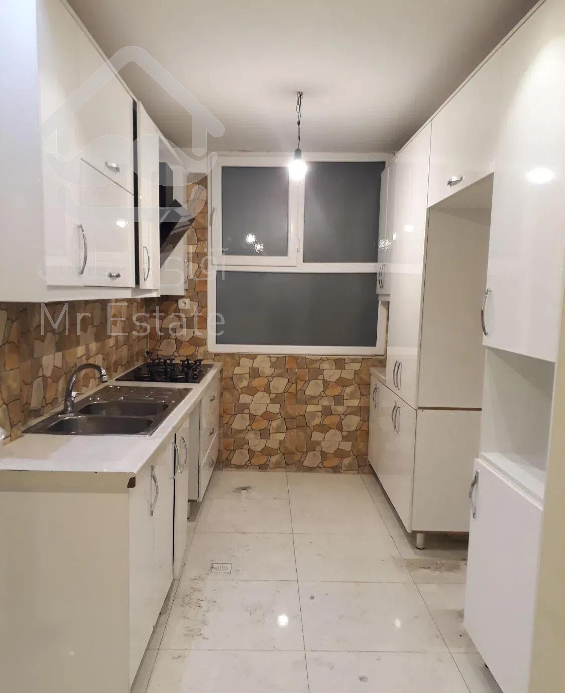 آپارتمان ۸۴ متری دو خواب با حیاط خلوت و بالکن