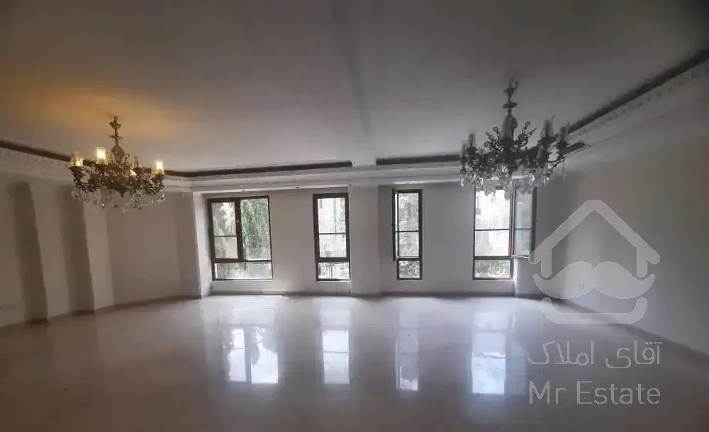 ساقدوش ۹۷ متر لاکچری / دوطرف نور گیر عالی