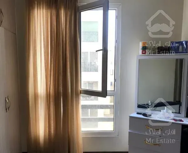 دو خوابه بالکن سر اشپزخانه و نور گیر