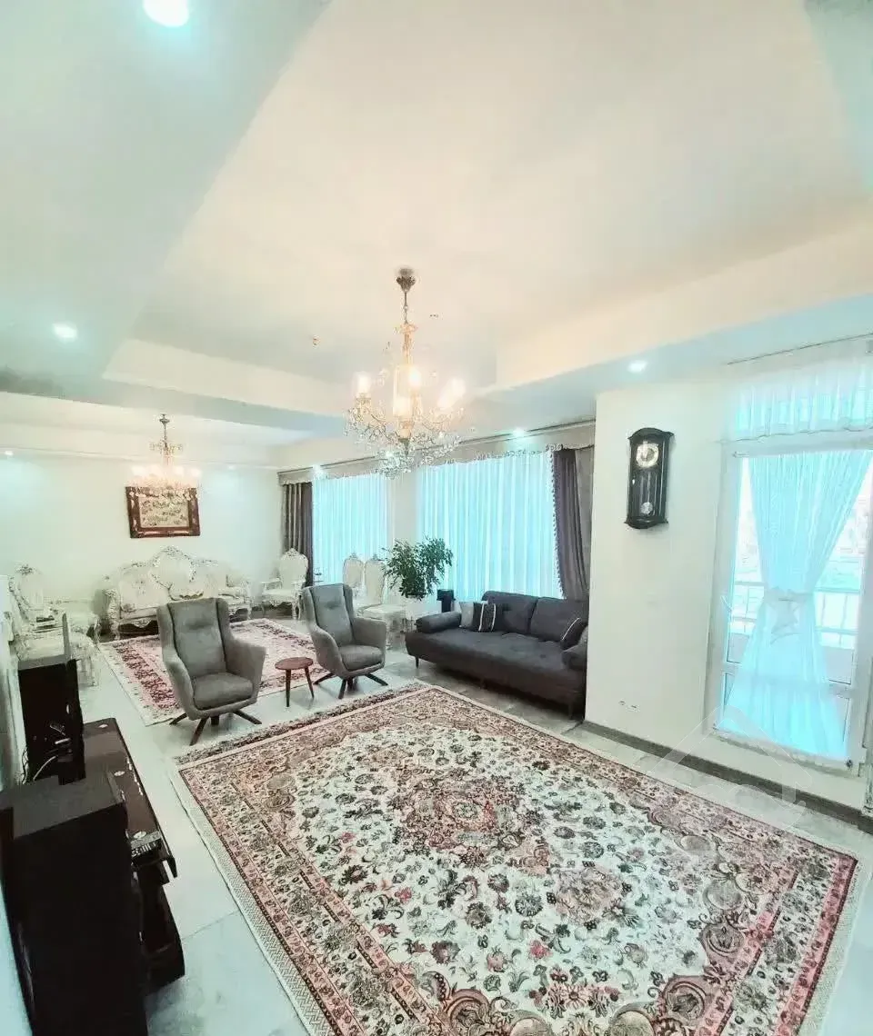 ۸۰ متر واقع در ولیعصر خوش نقشه بدون پرتی