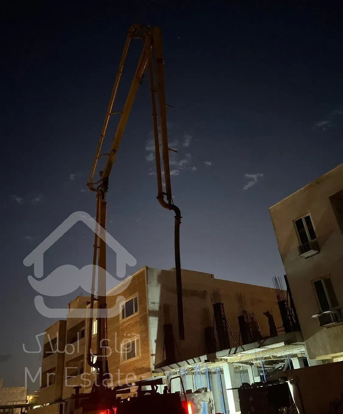 فروش انواع آپارتمان کامل و پیش فروش