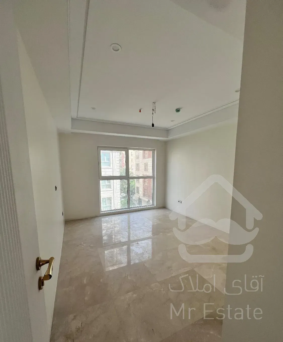 قیطریه ۱۳۰ متر دو خواب نوساز لابی لابی من روف