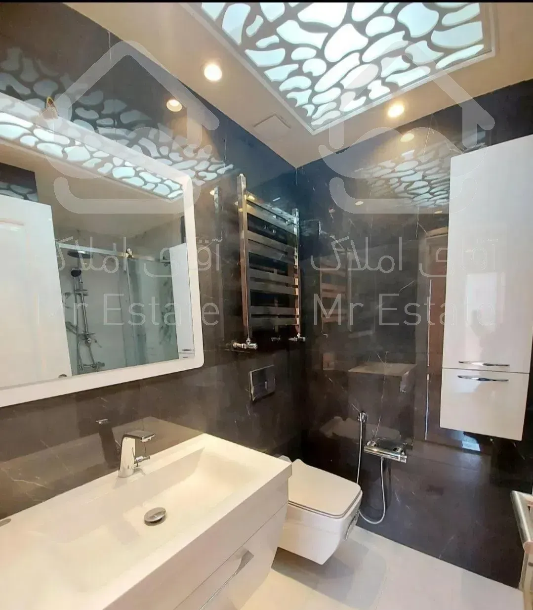 ۱۷۰ متر / برج باغ / چشم انداز ابدی /۲پارکینگ باکس