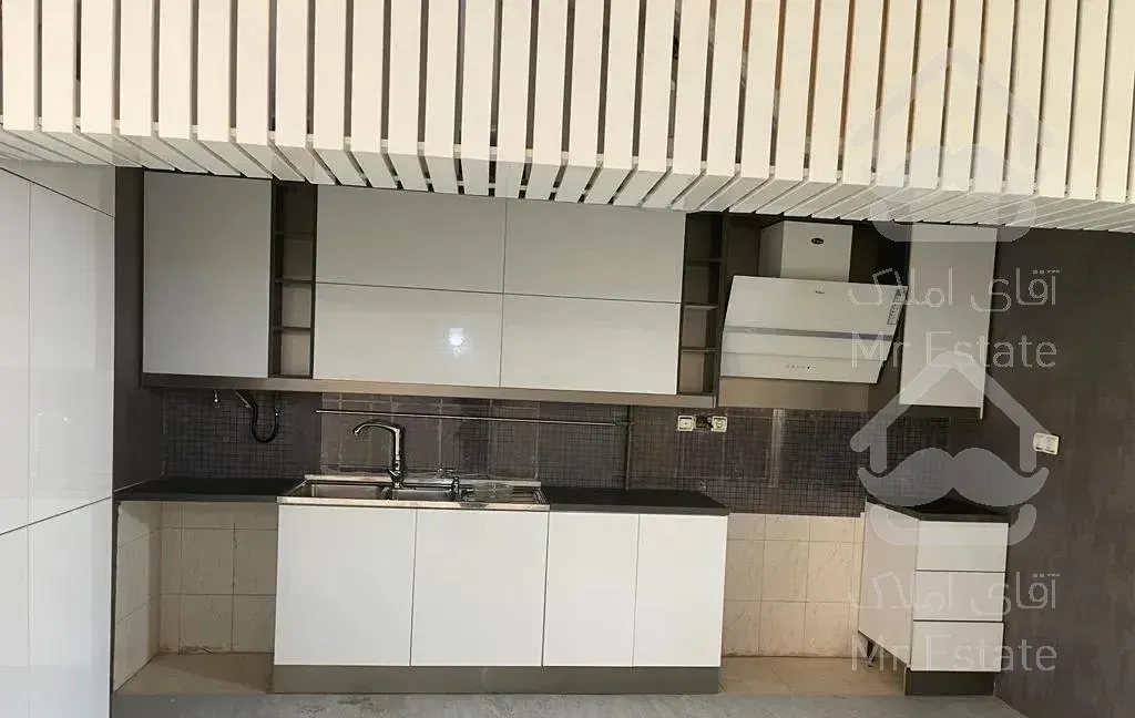 4 واحد سنتی 110 متری فول بازسازی+کولر