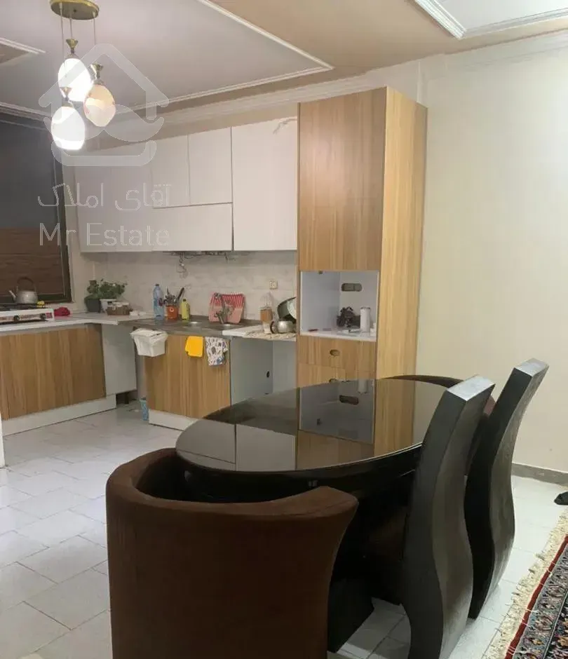 واحد ۸۰ متری طبقه سوم کوچه زوج هراز نزدیک خیابان