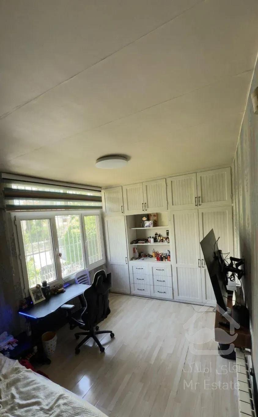 فروش آپارتمان ۲۰۶ متری ۳ خوابه طبقه ۱ در شهرک غرب