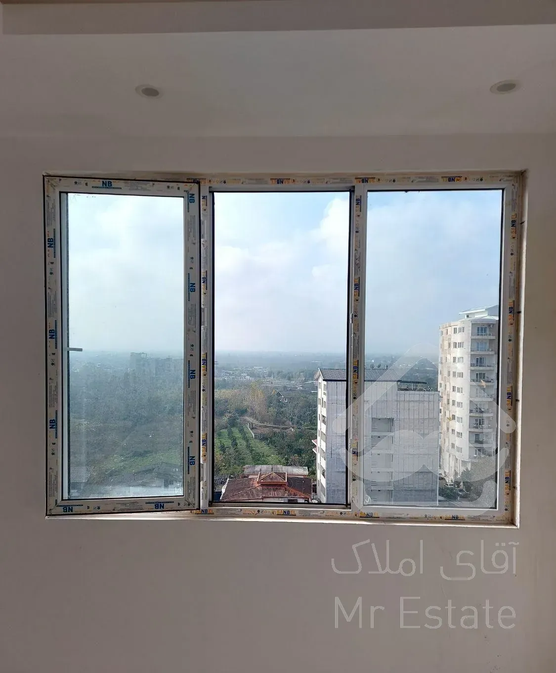 فروش آپارتمان ۱۰۰ متری شیک در شهرک کریم آباد