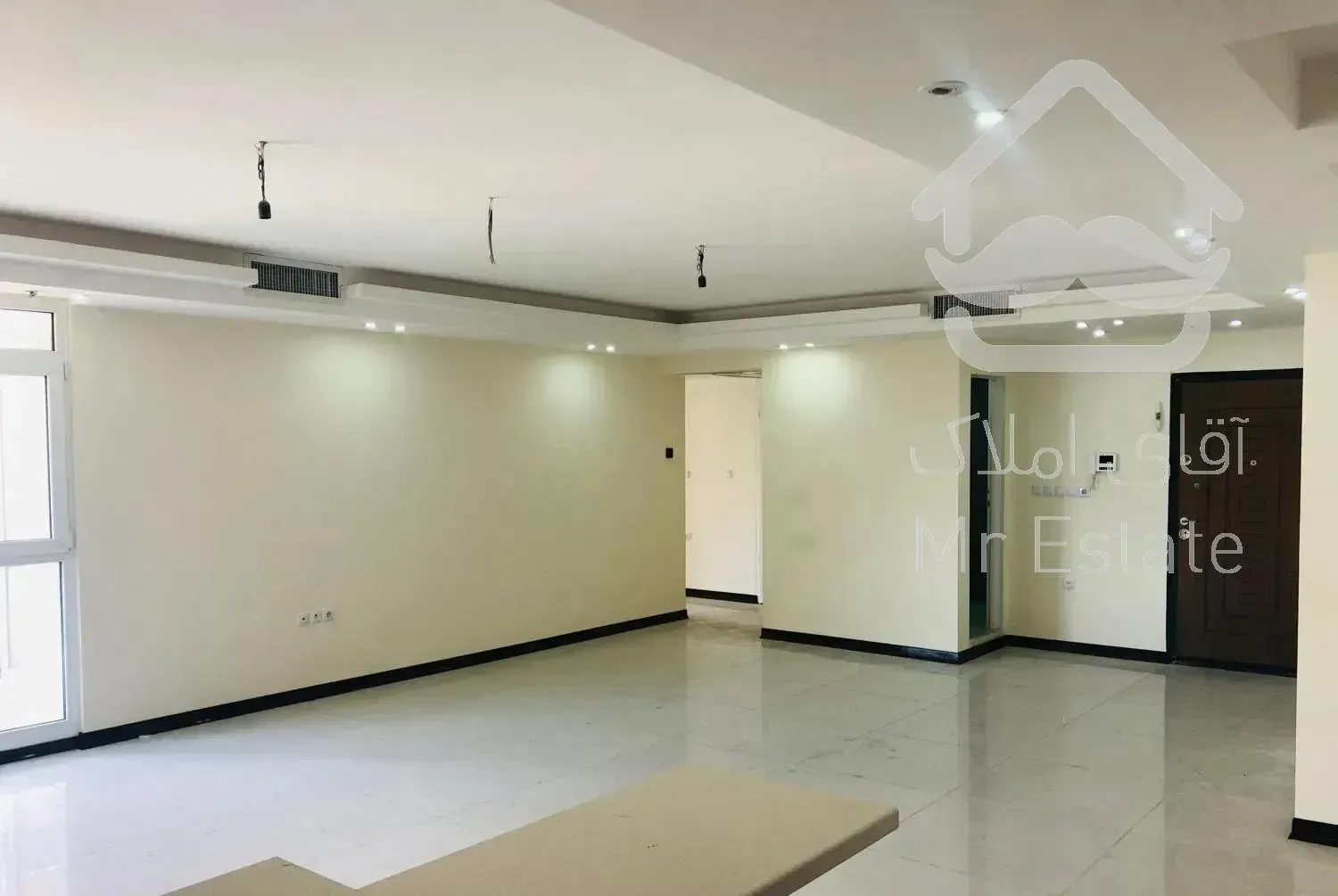 ونک ۱۳۵ متر نوساز