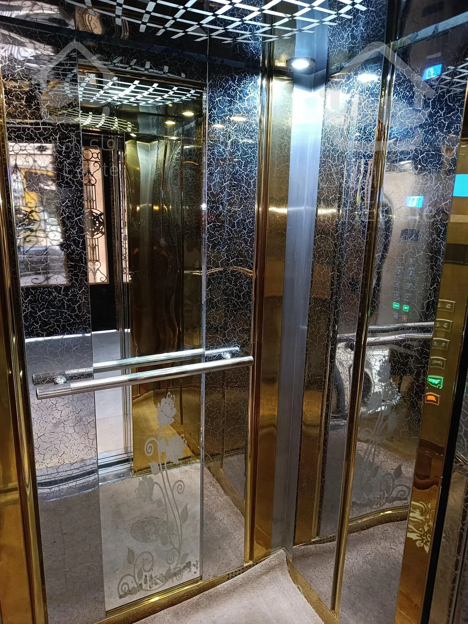 صادقیه ساختمان سند اداری ۳۱۰۰ متر اداری و تجاری یکجا واگذار میگردد