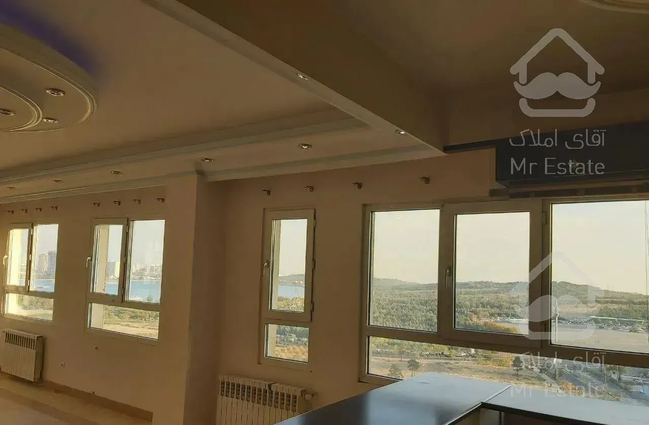 آپارتمان ۱۳۹متری/سه خواب/ویوابدی دریاچه