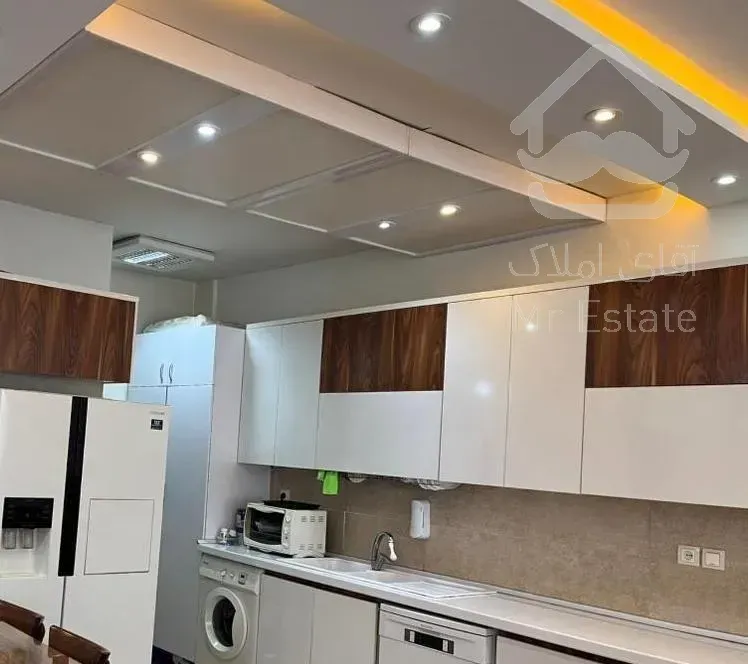 63متر       فول امکانات.       2سال ساخت