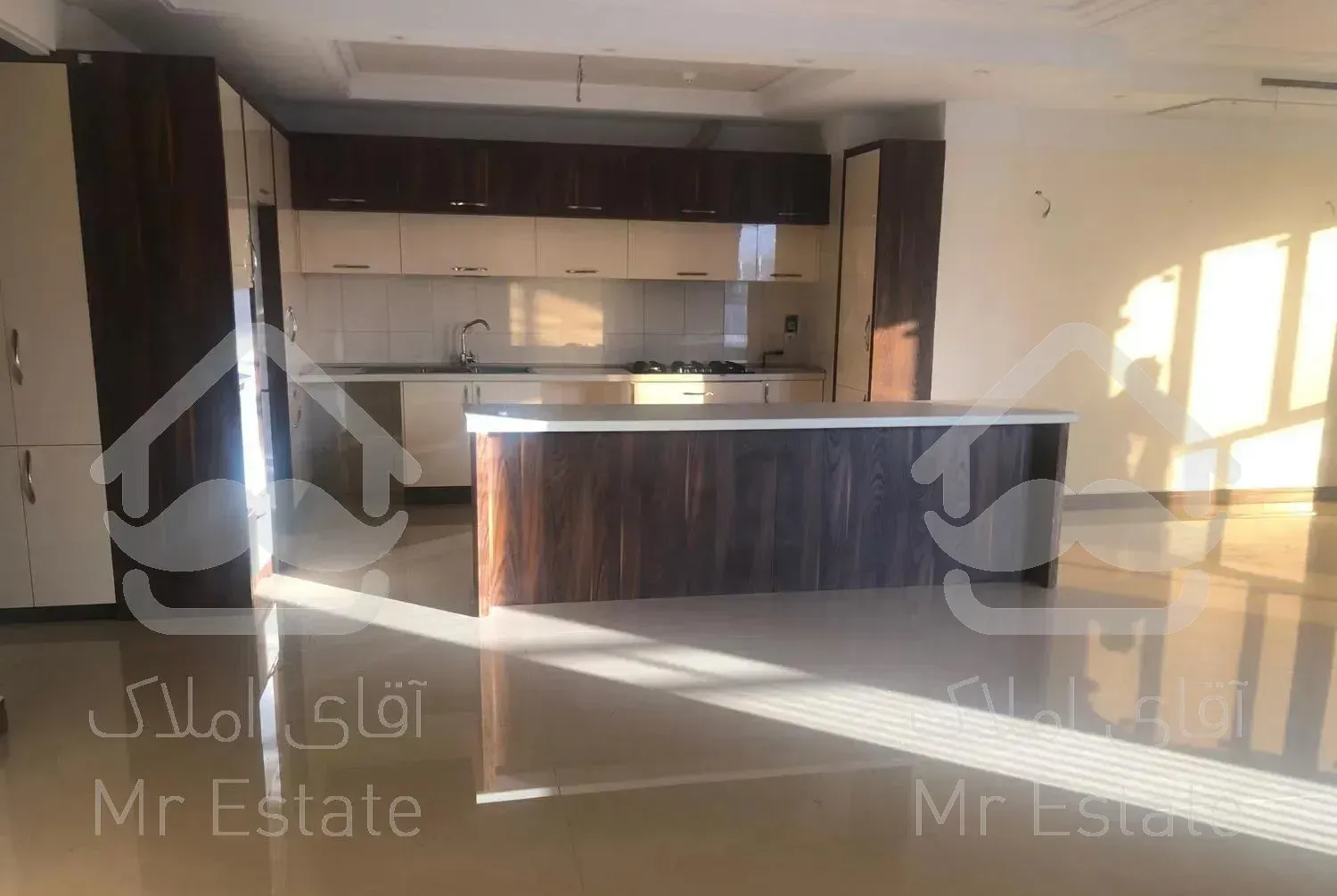 برج باغ /طبقه سوم/ فول / شیک