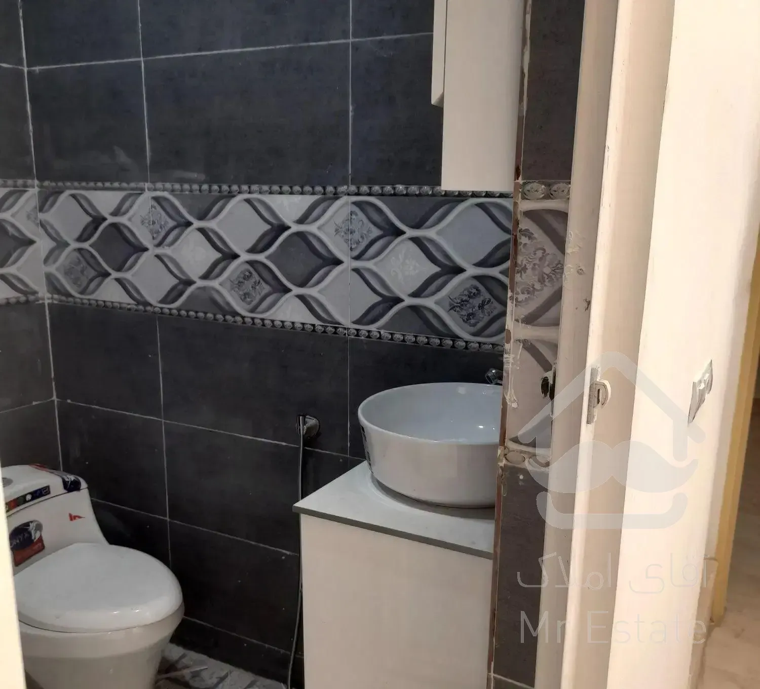 فروش آپارتمان ۱۱۱ متری ۲ خوابه طبقه ۲