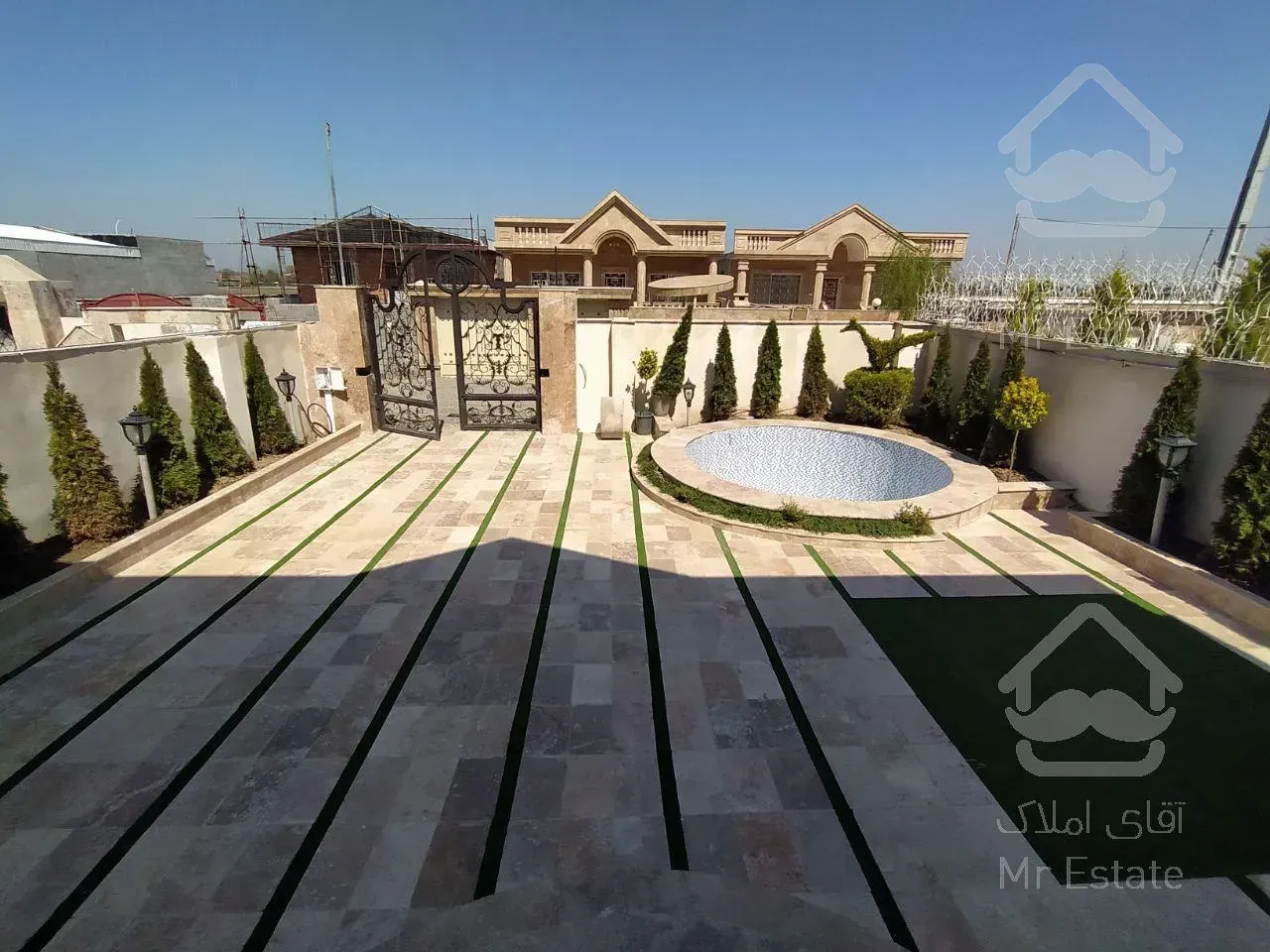 فروش ویلا ۳۰۰ متری