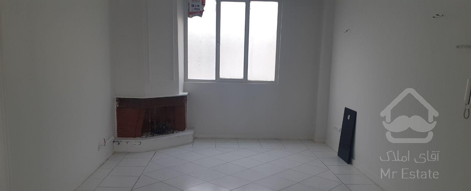 ۵۰ متر یک خواب ، نورگیر