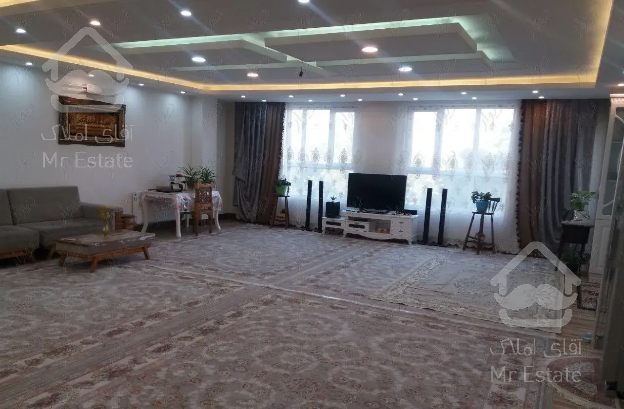 آپارتمان 132متری*ویلاشهر * غرق نور