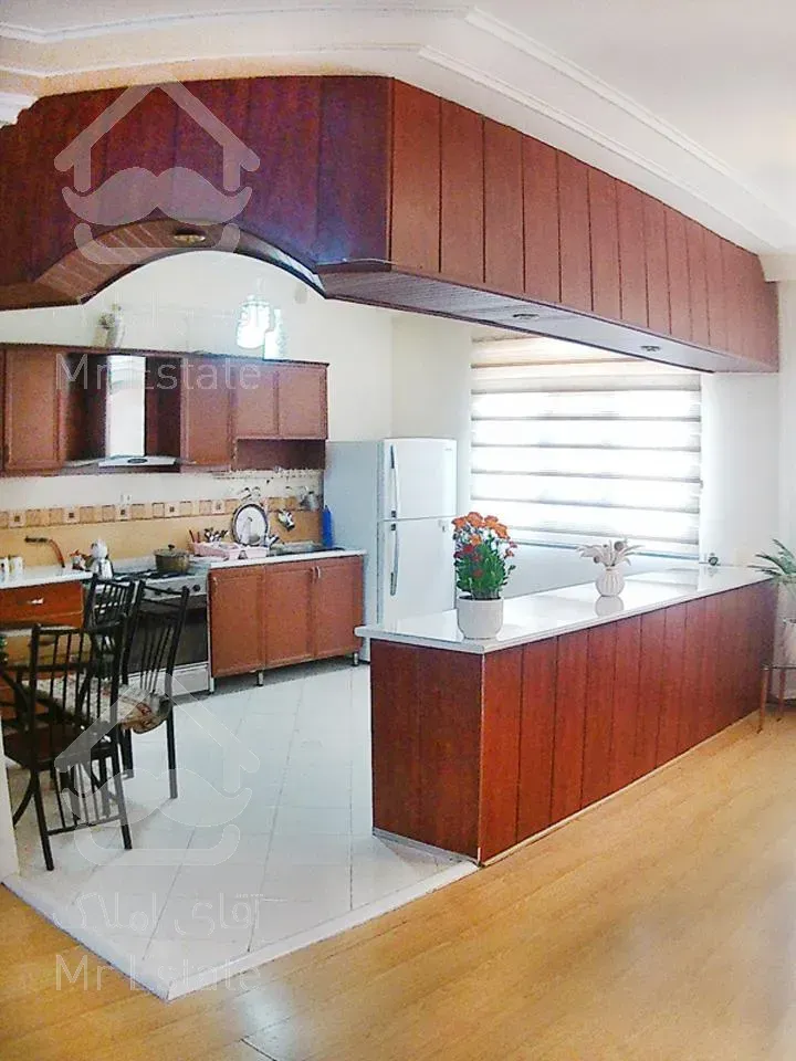 حیاط حوض و سوئیت دربست بی‌‌مشرف با ویلایی‌‌ط2/وکیل آباد