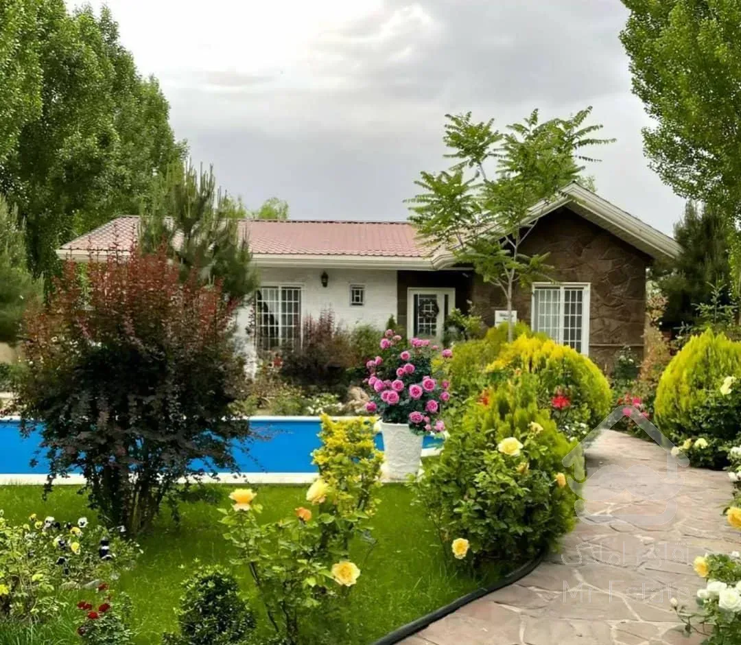 ویلاباغ ۱۰۰۰متری استخردار مبله