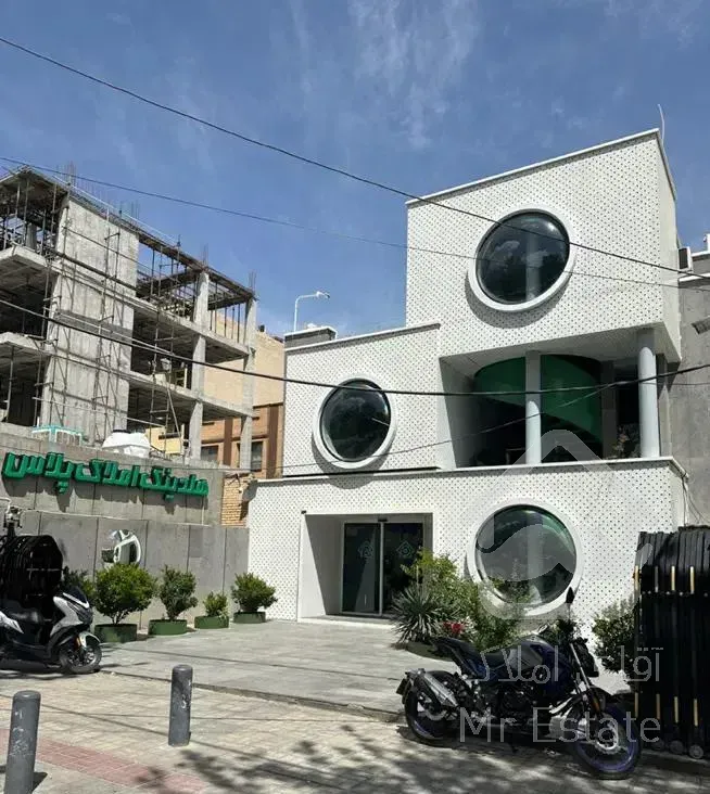اپارتمان ۱۴۹ متری / جنوبی / صفر خام