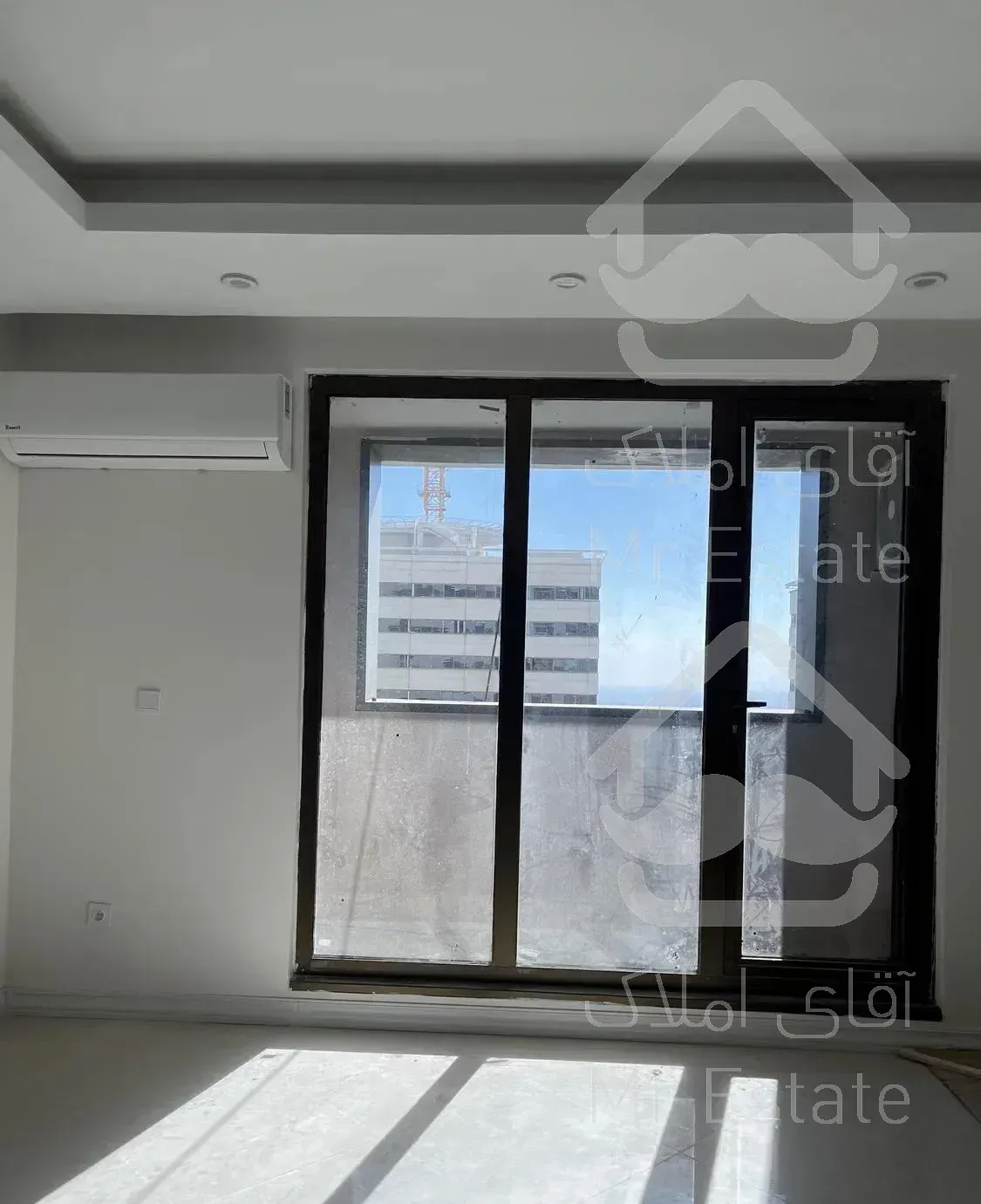 اپارتمان ١٠٦ متری/کلیدنخورده/طبقات آخر/چیتگر