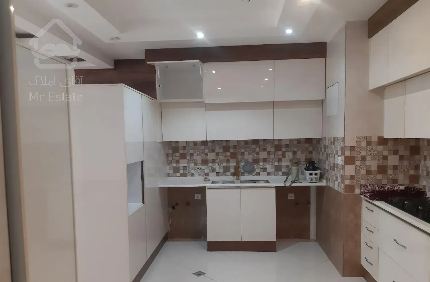 رهن و اجاره ۲۰۰ متری لوکس سه خواب کشوری