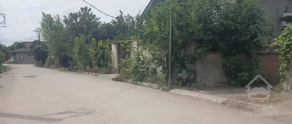 ویلا ۴۱۰ متری با سند تک برگ نزدیک به شهر ،بر جاده