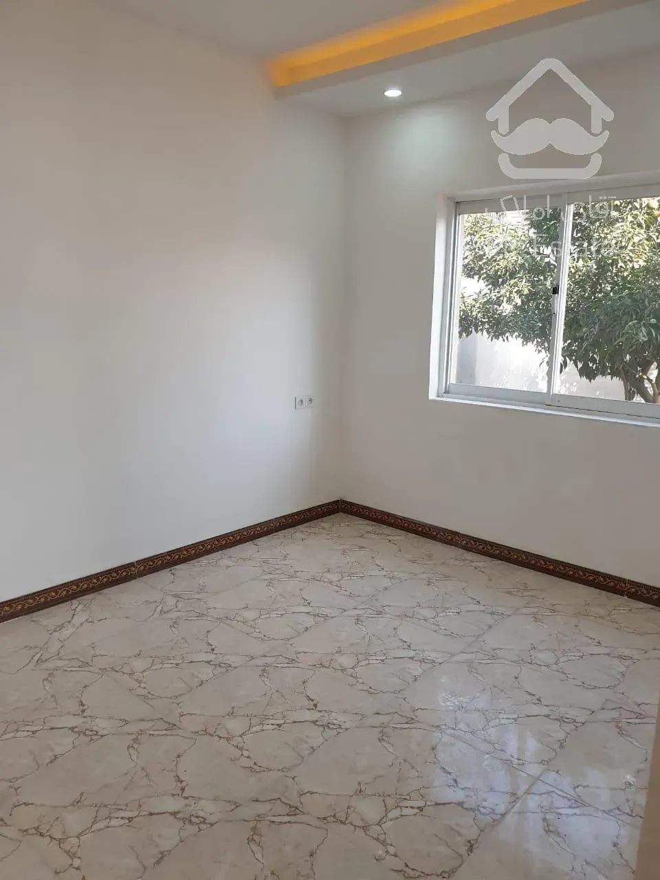 فروش ویلا ۳۳۰متری /اکازیون/ دارای سوئیت مجزا/درشهر چاف وچمخاله