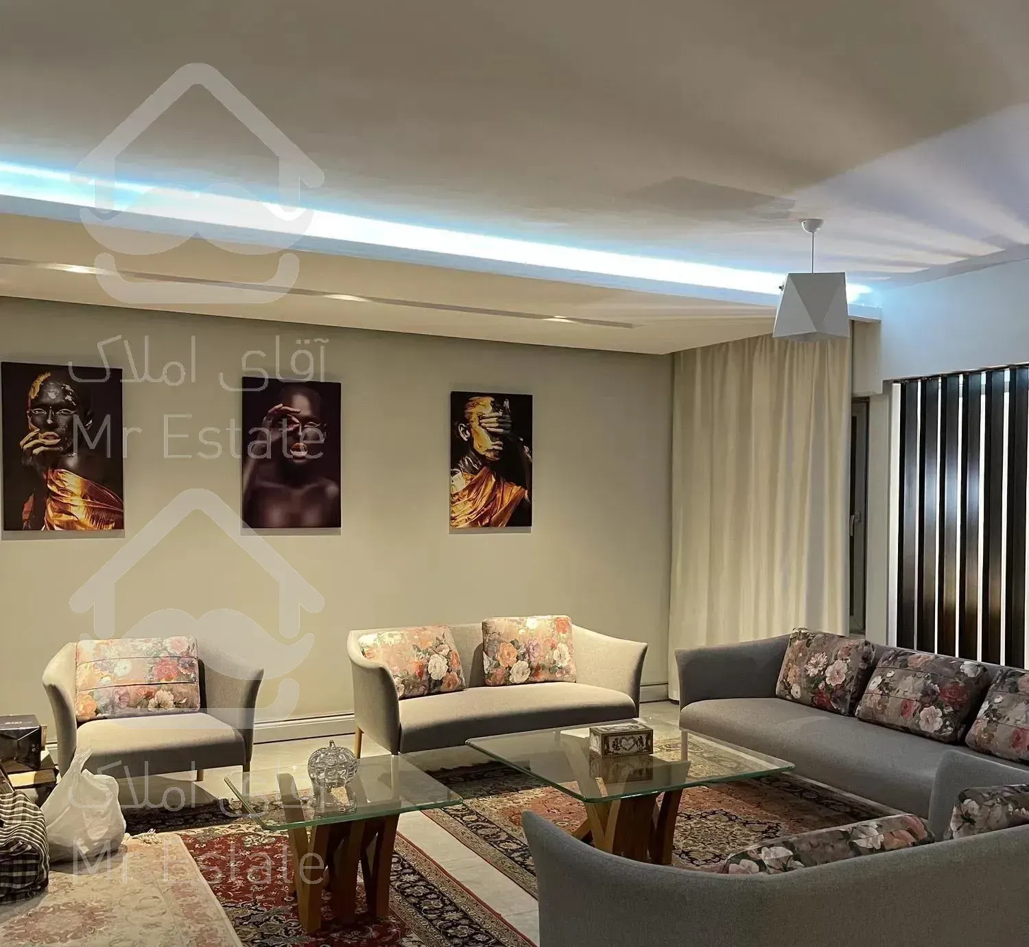 آپارتمان ٢٠٠ متری با بازسازی حرفه ای