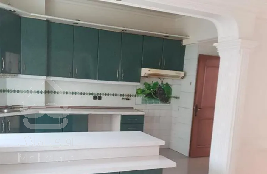 ۱۶۰متر تک واحد طبقه اخر نورگیر  دسترسی اسان