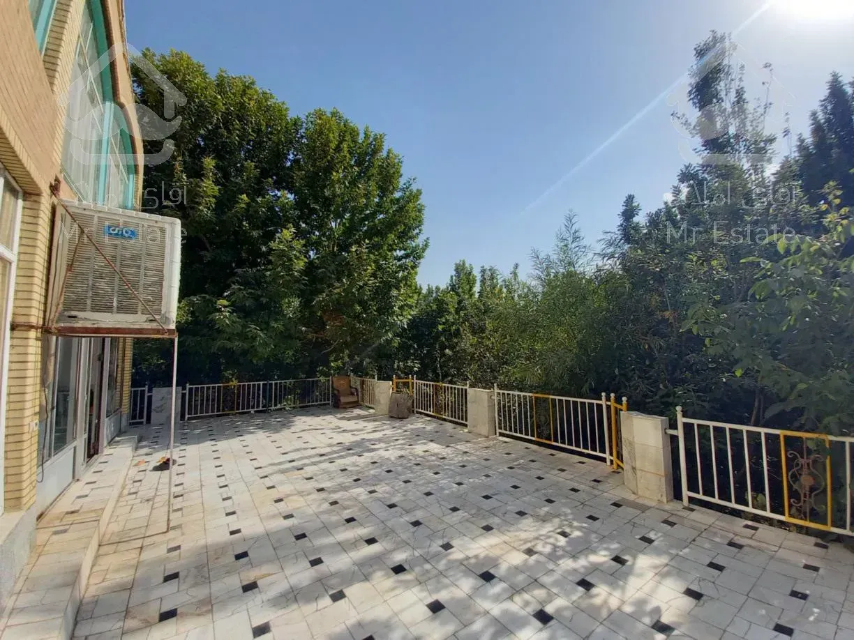 ویلا دوخوابه باغبهادران لب آب