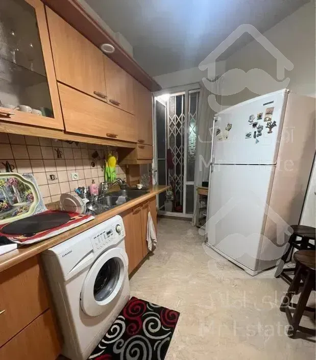 ۱۰۰ متر با ۱۵ متر پاسیو و ۶ متر تراس