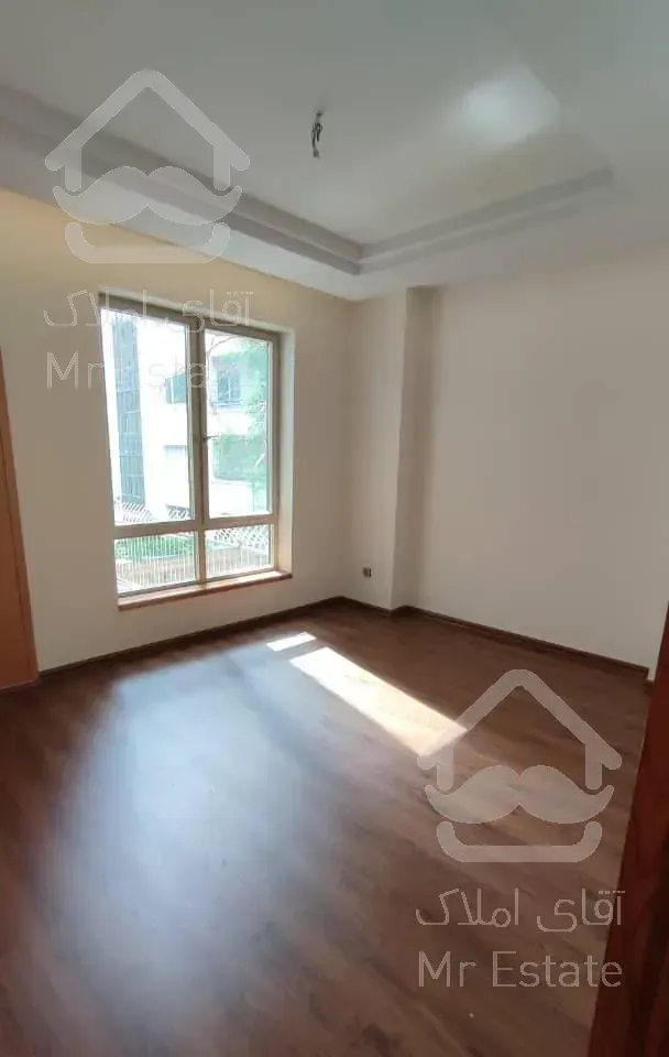 ٢٠٠ متر فرشته