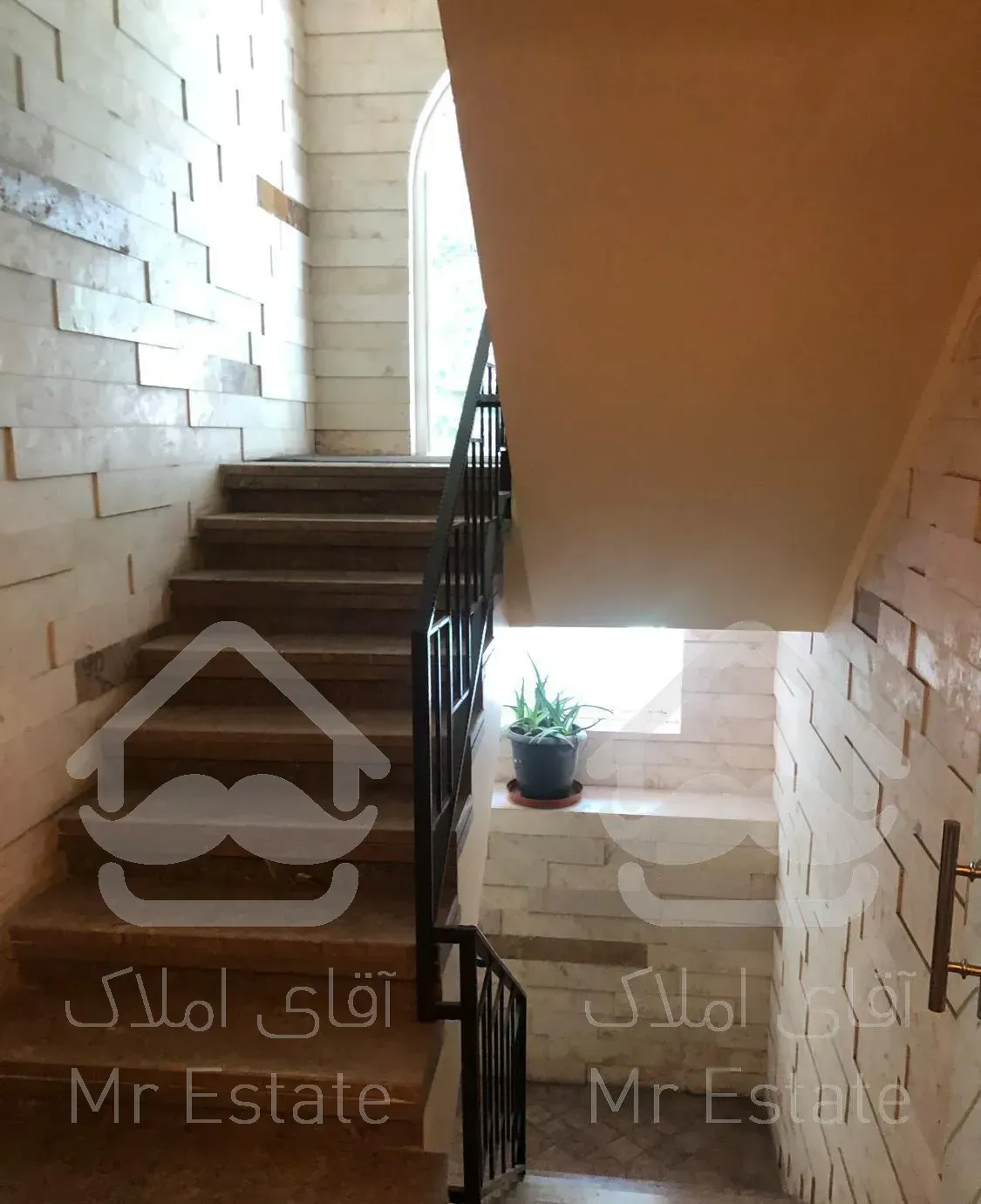 ۱۲۲ متر سه خواب   تاپ منطقه