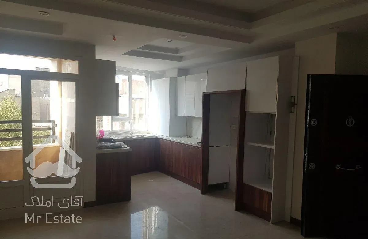 93متر دو خوابه