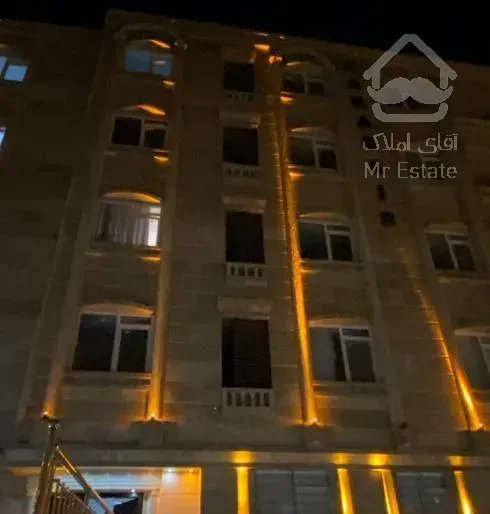 فروش آپارتمان ۱۳۱ متری ۳ خوابه بر خیابان اصلی