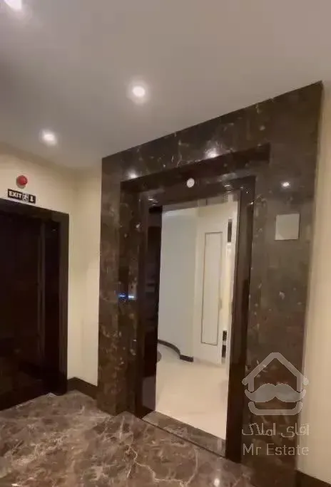 زعفرانیه ۳۰۰ متر طبقات بالای برج (هتلینگ)