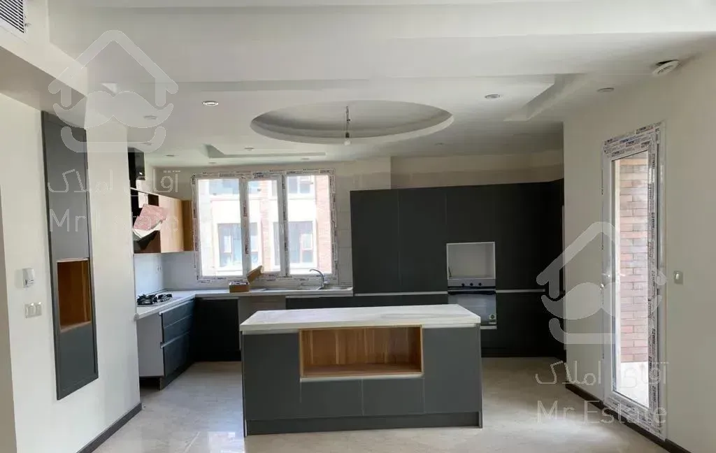 شیخ بهایى شمالى ٢٠٠ متر ٣خوابه