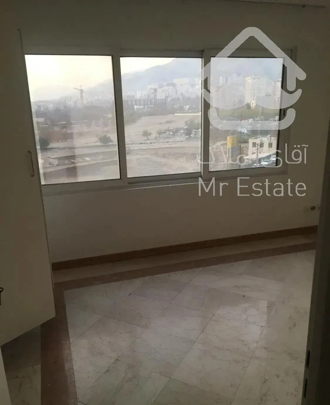 ااپارتمان ١٣٥مترمربع درمجتمع اساتیت