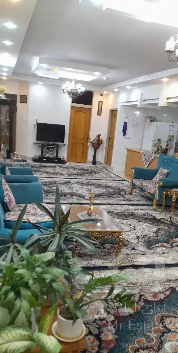 حیاط اختصاصی بزرگ  دو خوابه جابر قابل معاوضه