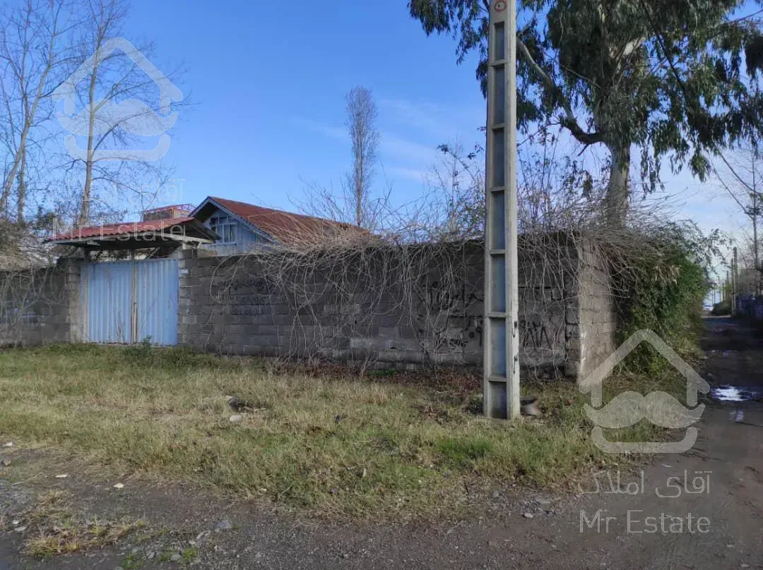 باغ مسکونی با بنای قدیمی دارای انشعابات